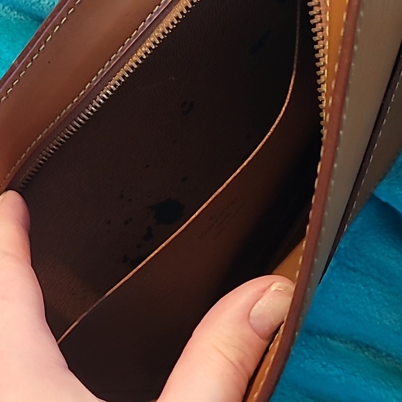 Louis vuitton brown epi leather pouch - Picture 7 of 8